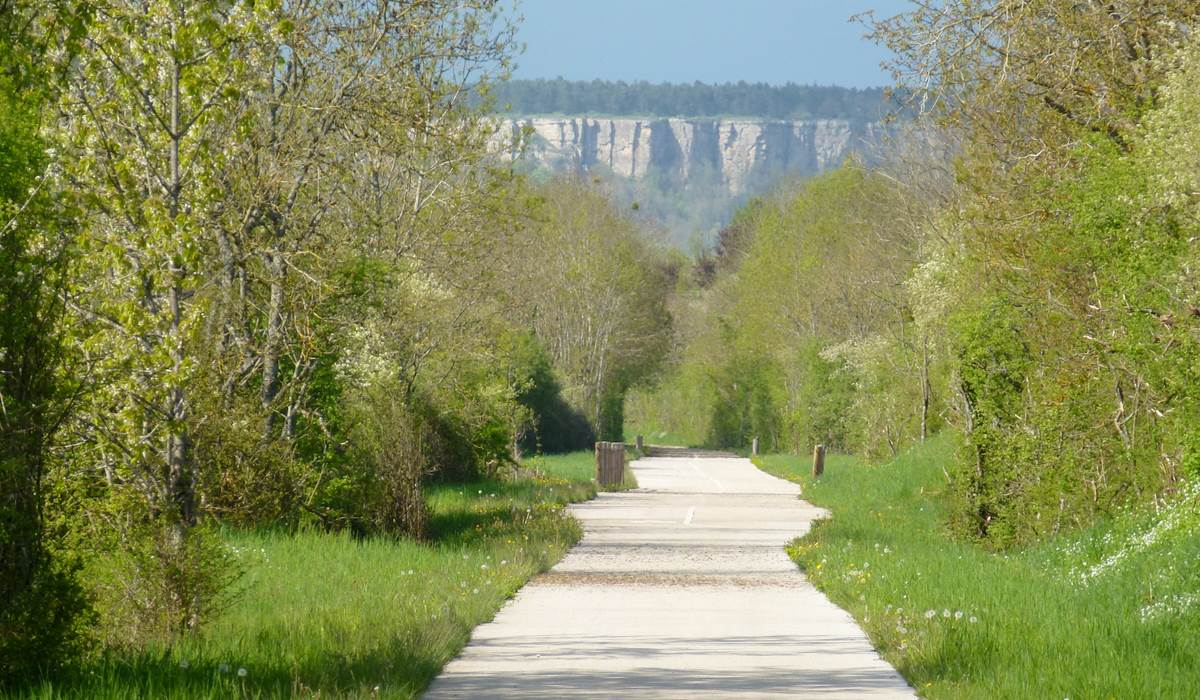 Vélo route en Côte d'Or à Nolay, accés à Beaune