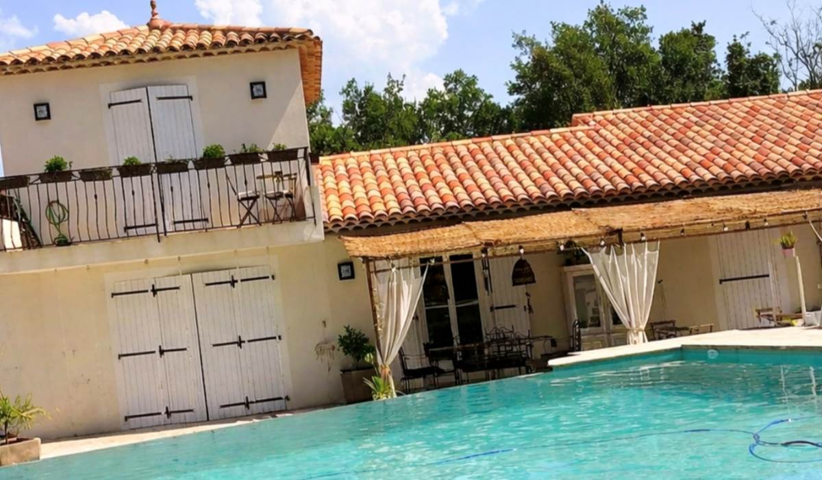 villa-maluan-piscine-luxe-proche-nice