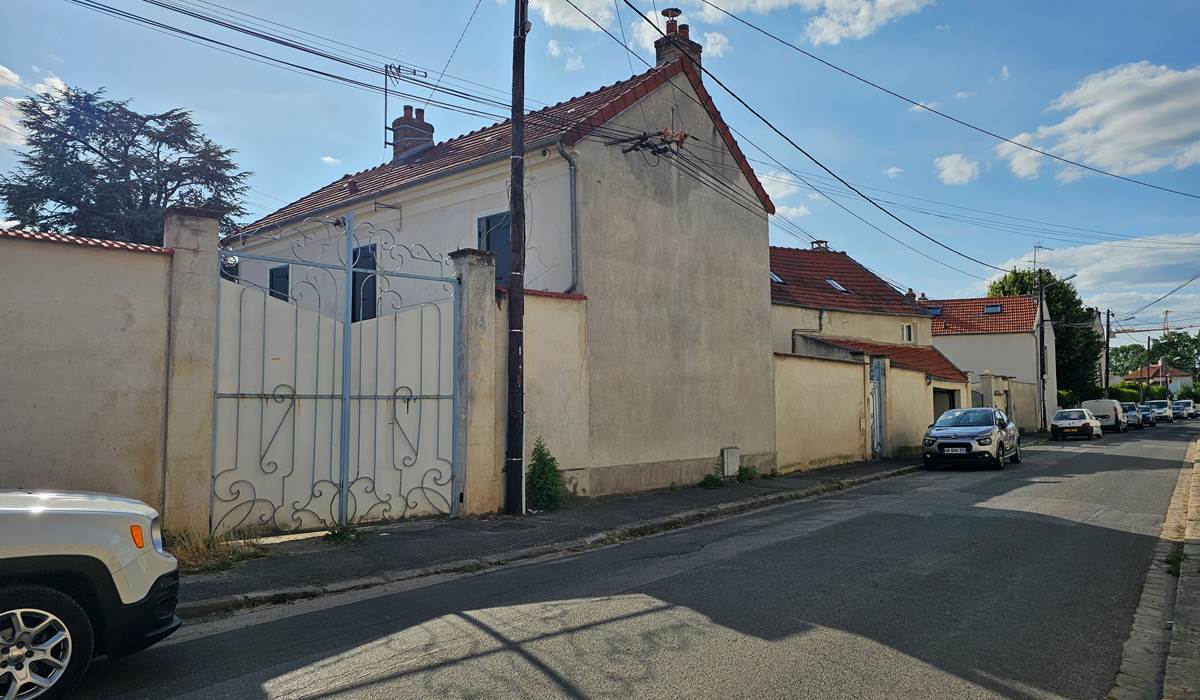 FACADE DE LA MAISON RUE DES FERMES