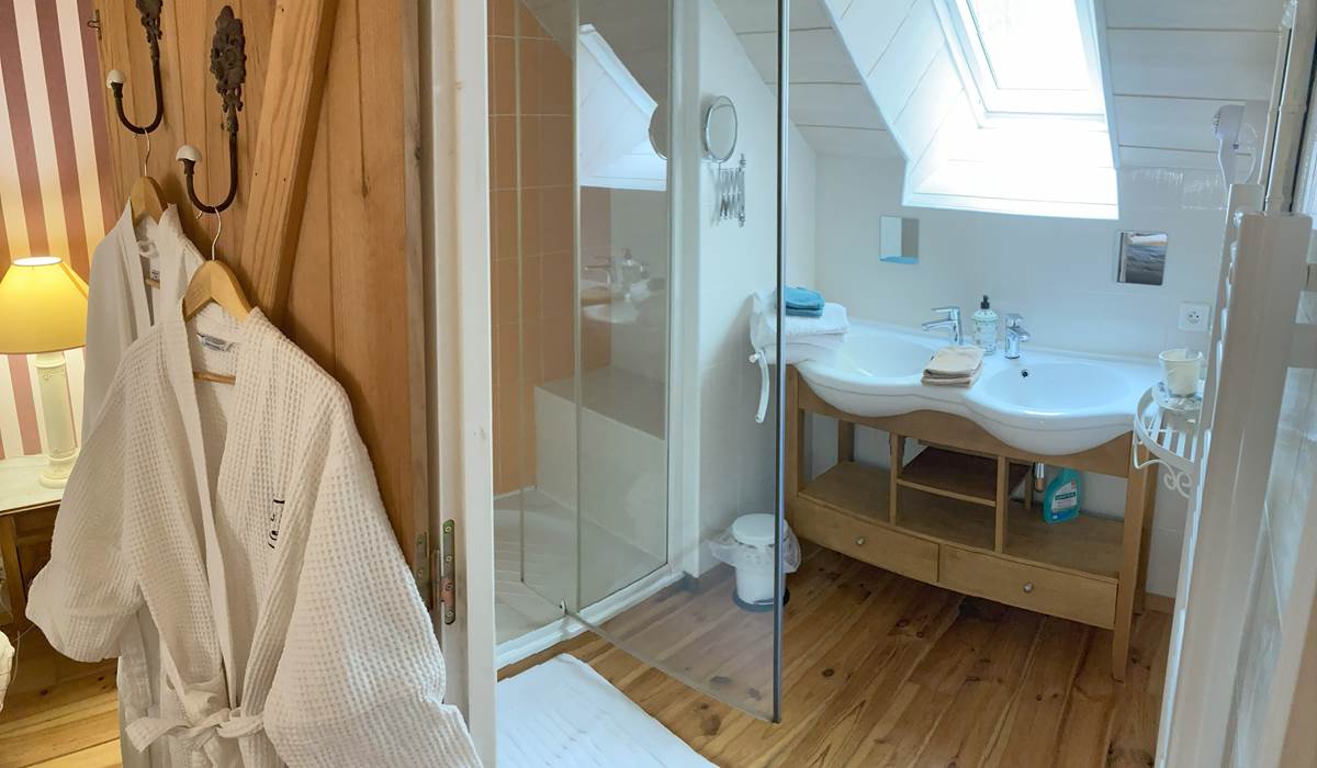 Chambre Framboise - salle de bain