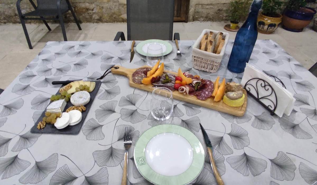Domaine les Garrigues Plateaux de charcuteries et fromages