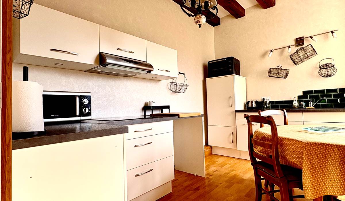 gite-deux-couronnes-chinon-cuisine 5