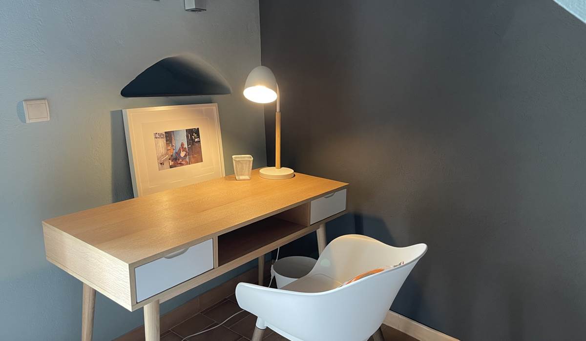 CHAMBRE AQUA-GRIS 1ER E´TAGE bureau MF