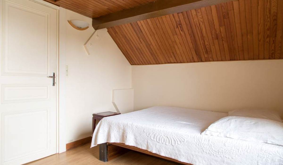chambre combles lit double