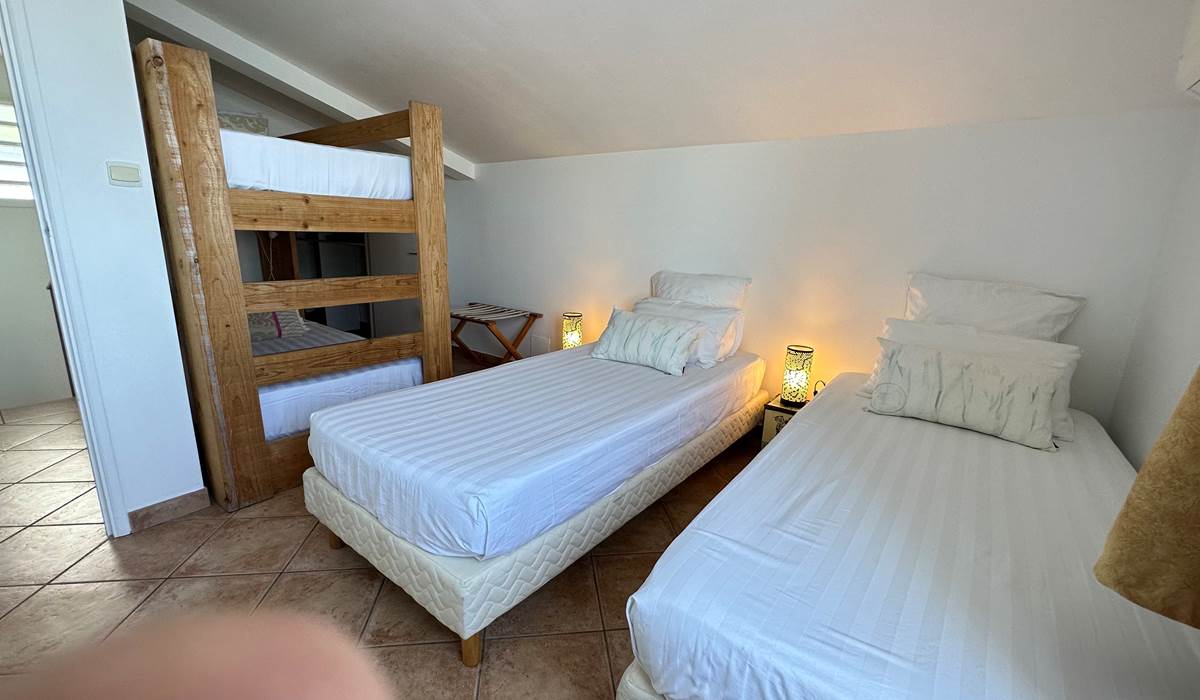 la chambre Marmaille (ses lits jumeaux, 1er étage)