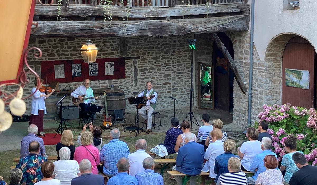 Concert dans la cour chez d'Jill