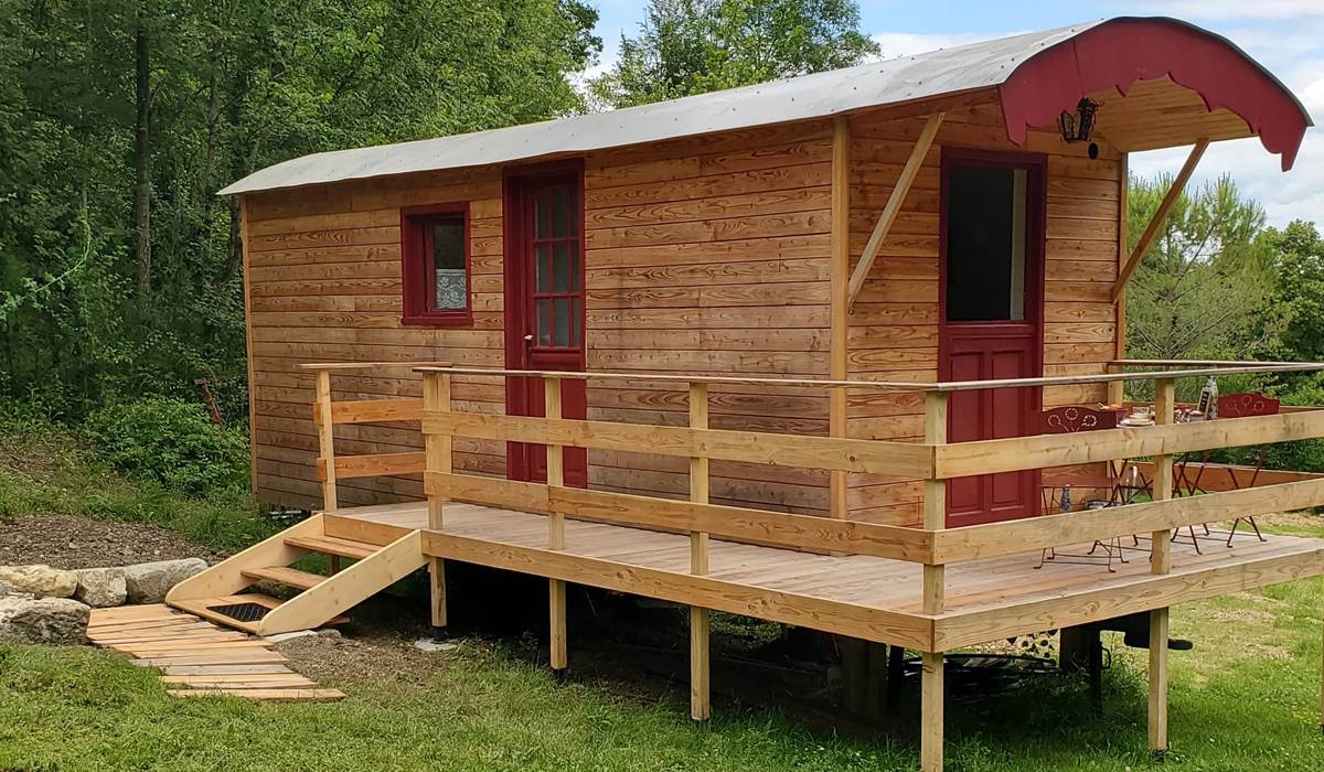 La roulotte dans un cadre naturel et calme au cœur du Quercy