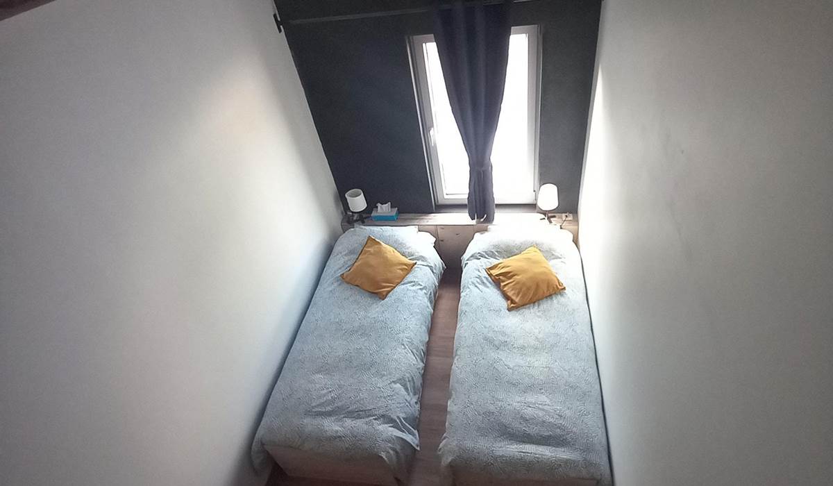 Possibilité de séparer le lit double de 160 en 2 lits simples