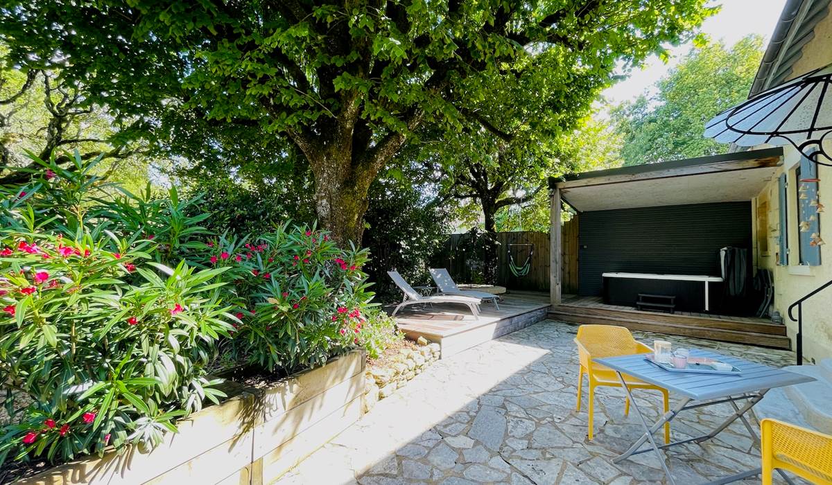 Tournesol&Anémone-terrasse-spa-privatif-Sarlat