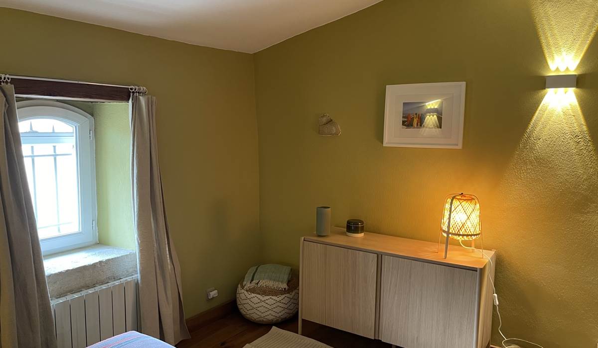 CHAMBRE OLIVE 2E`ME E´TAGE commode MF