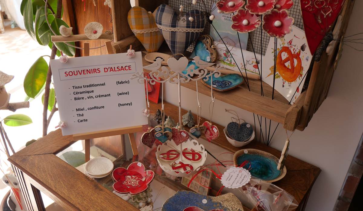 Cadeaux souvenirs : locaux, artisanaux, vins d'Alsace