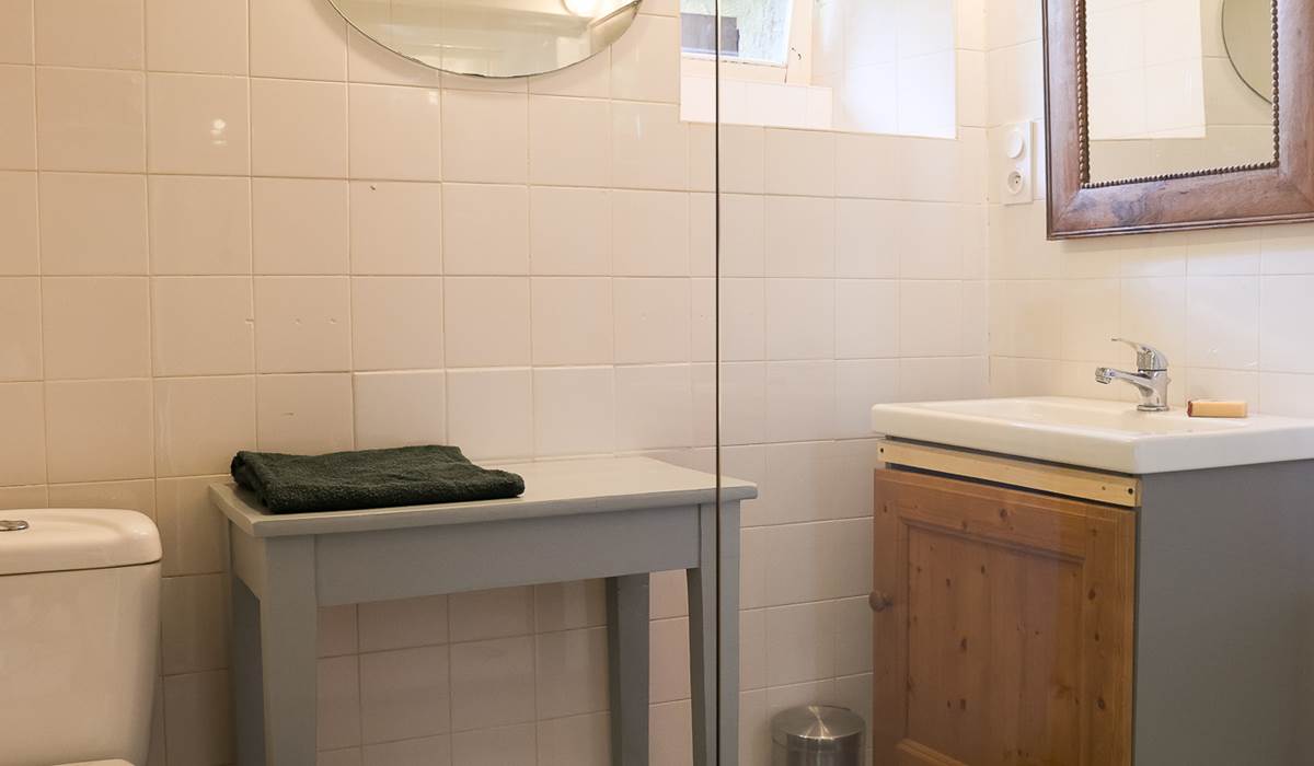 Salle de bain de la chambre double de Belle Epine