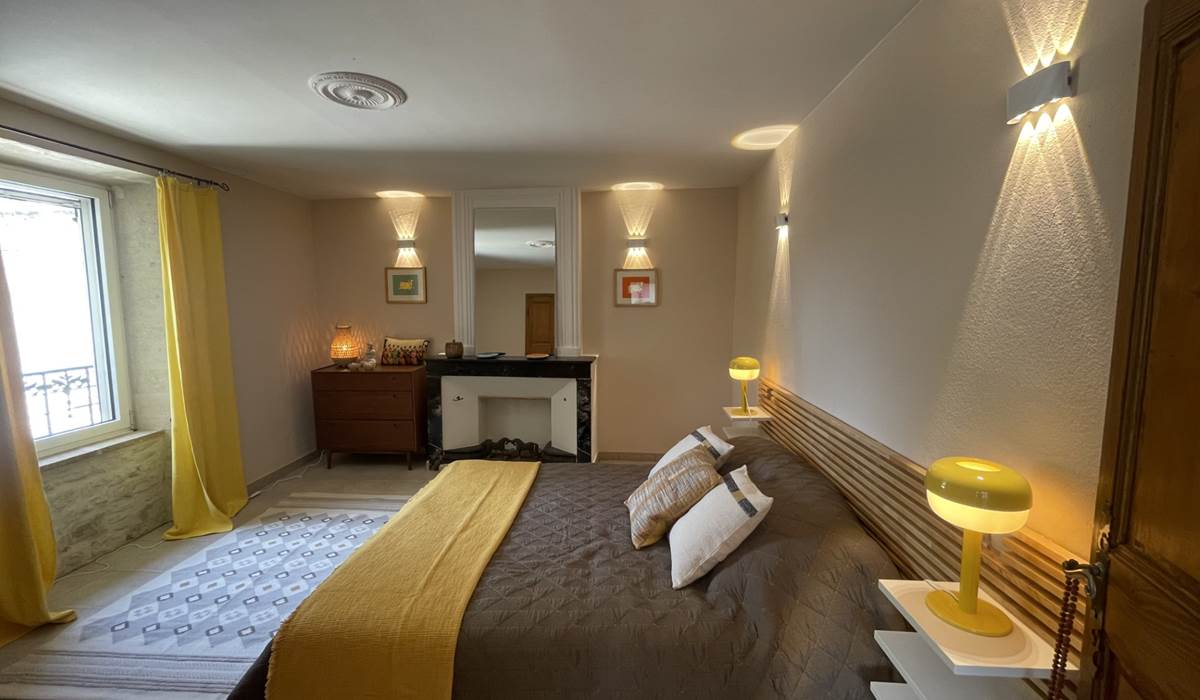 CHAMBRE JAUNE 1ER E´TAGE vue ensemble MF