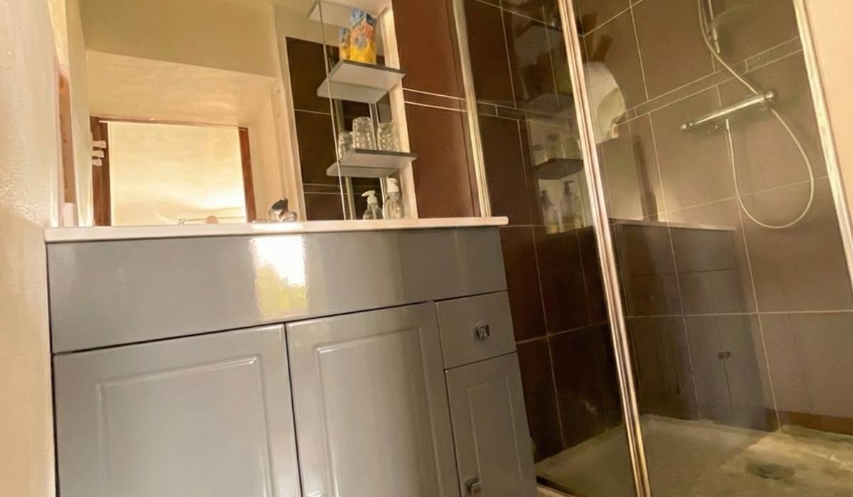 ombrebleuedufiguier-chambre-amande-salle de bains - Grande
