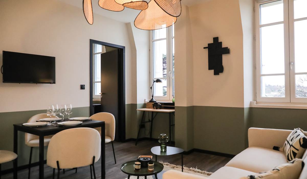 APPART HOTEL  (241)