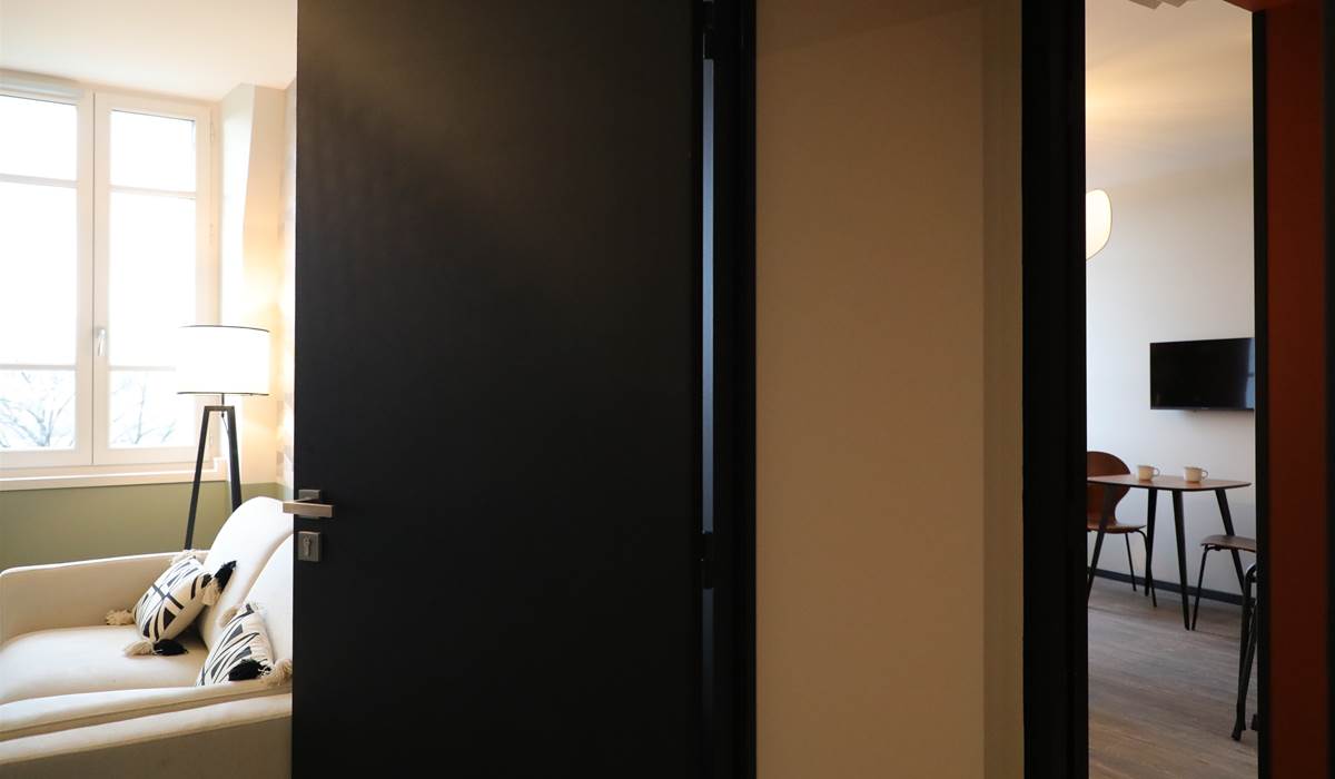 APPART HOTEL  (300)