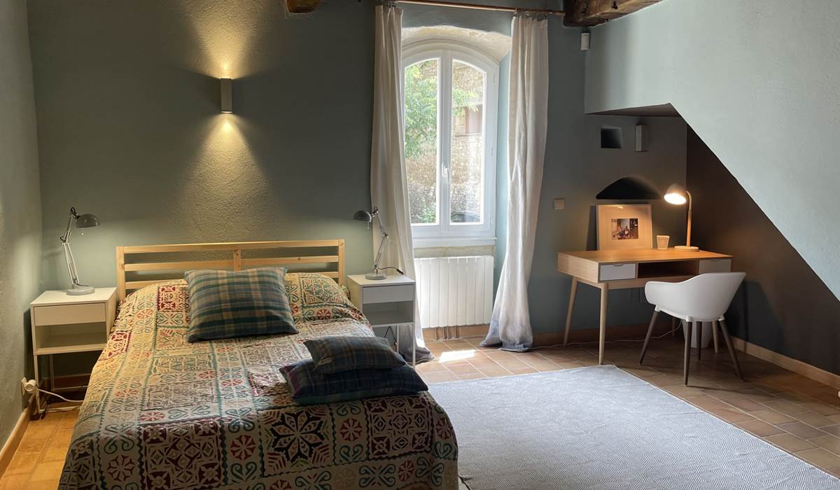 CHAMBRE AQUA-GRIS 1ER E´TAGE MF avec vue bureau