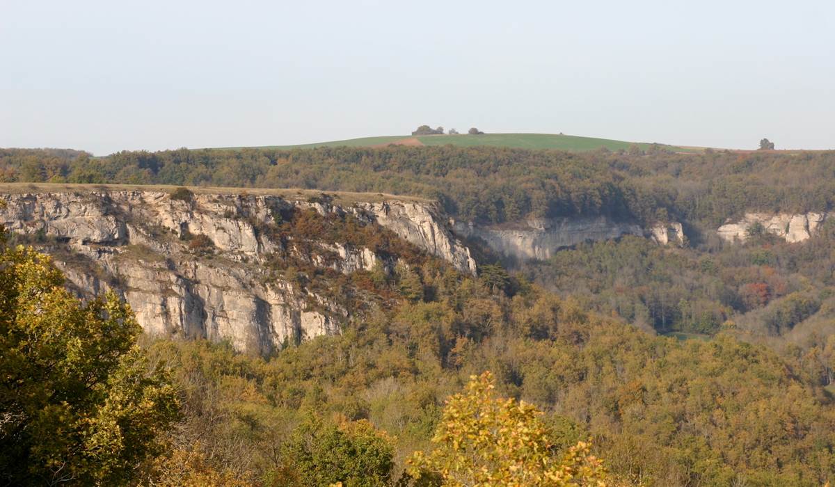 Falaises du Bout du Monde, pre`s Beaune