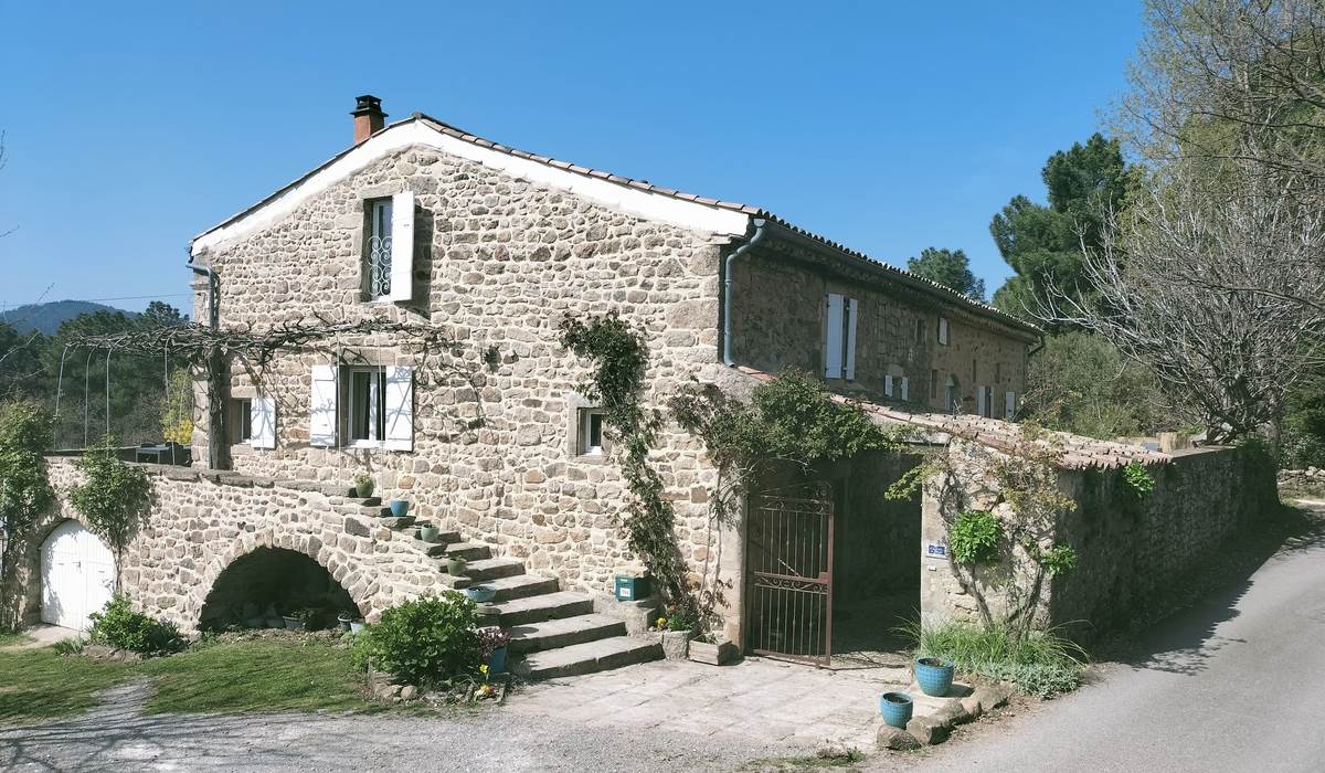 gîte Ombre bleue, ombre bleue du figuier gîtes et chambres d'hôtes avec piscine Ardèche