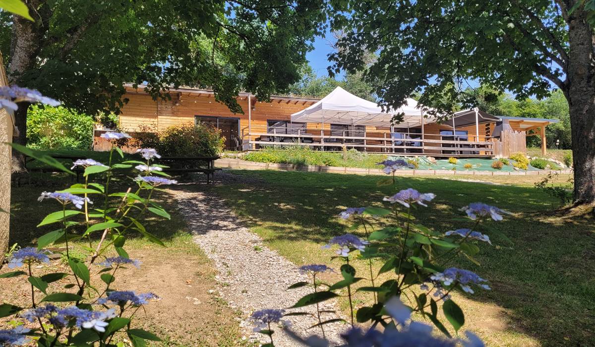 Salle avec terrasse