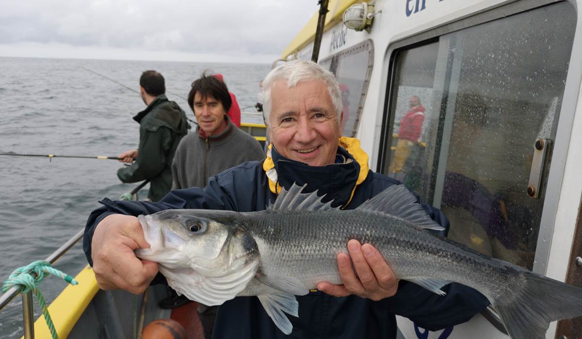 Parfois la pêche en dérive réserve de belles surprises...comme ici un joli bar!