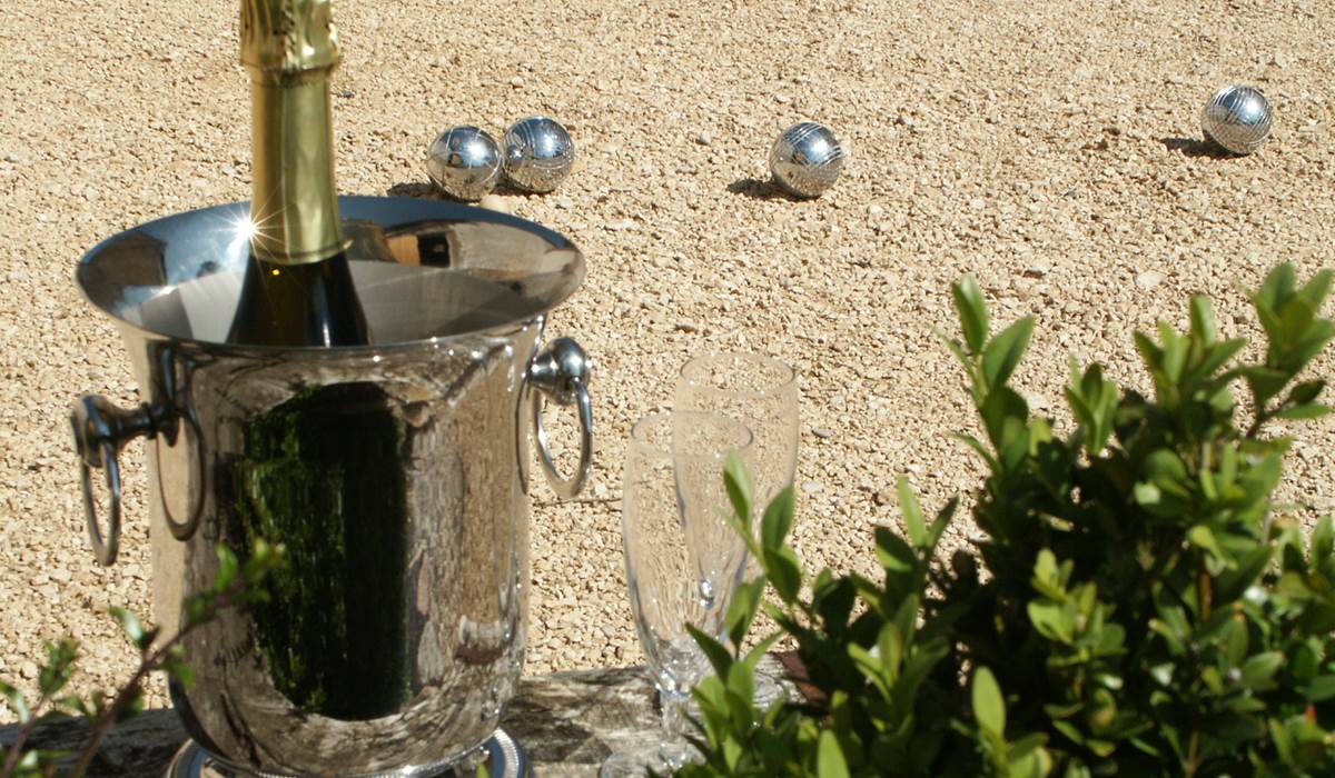 Une partie de pétanque
