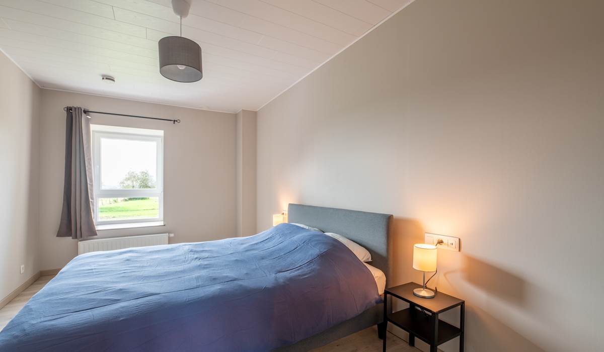 Chambre 5 à l'étage, à l'arrière, lit 2 personnes.