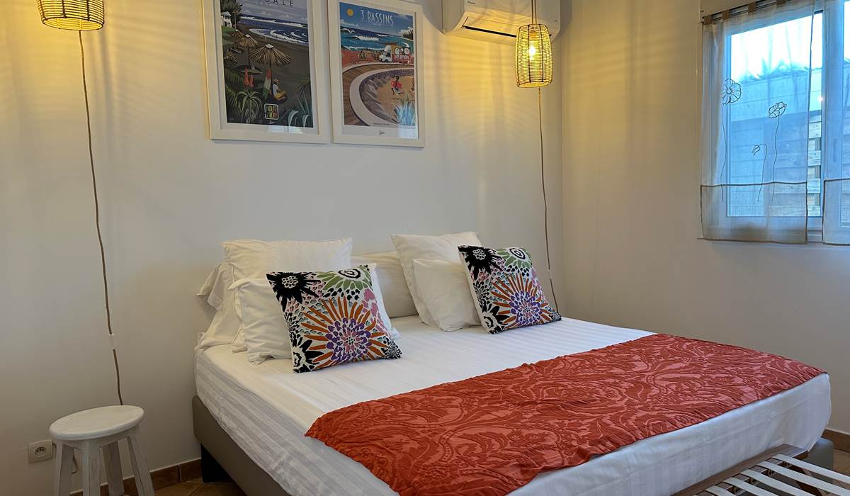 la chambre bois de couleur (suite parentale, rdc)