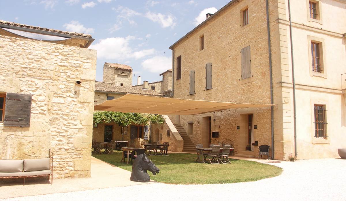 Maison de Maitre 1840 Domaine Saint Martin coté garrigue ***