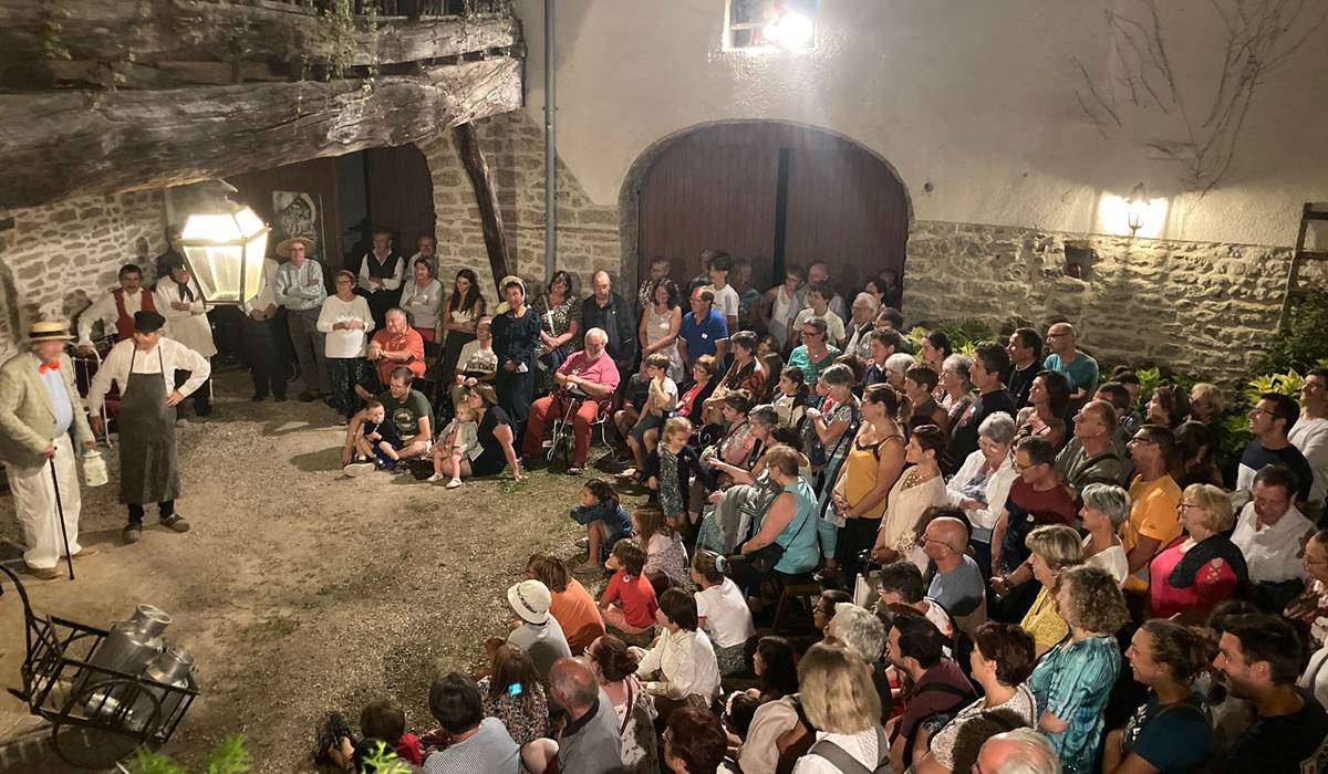 Final des nocturnes théâtrales dans la cour, en musique & dégustation produits locaux