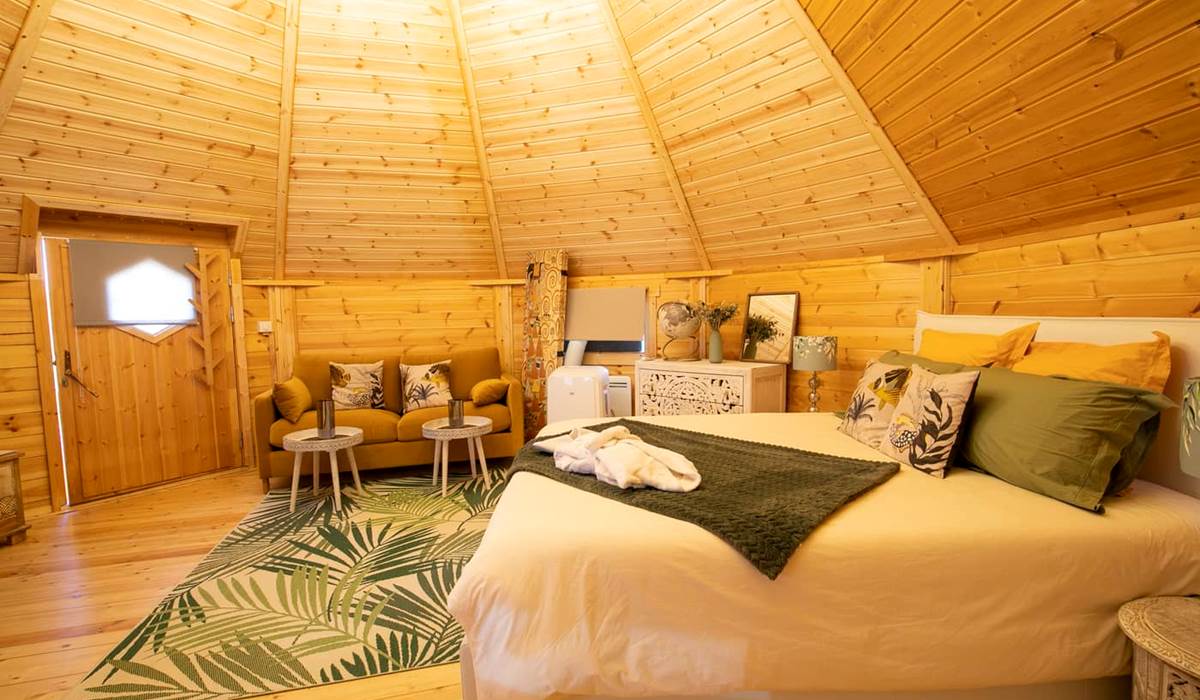 Logement insolite Sancerre, Chambres d'hôtes piscine  Chambres d'hôtes Sancerre