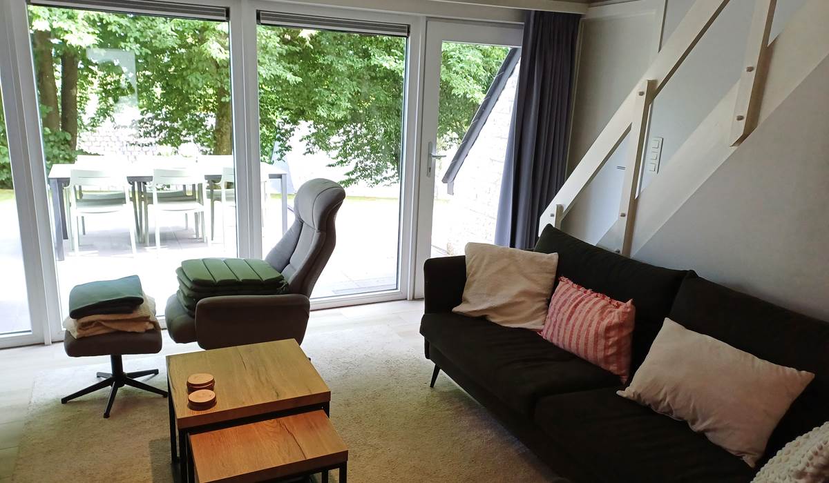 interieur met nieuwe terrasmeubels (1)