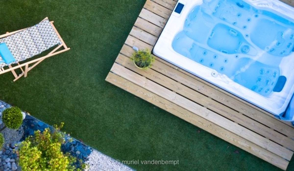 Espace spa clos en extérieur privé