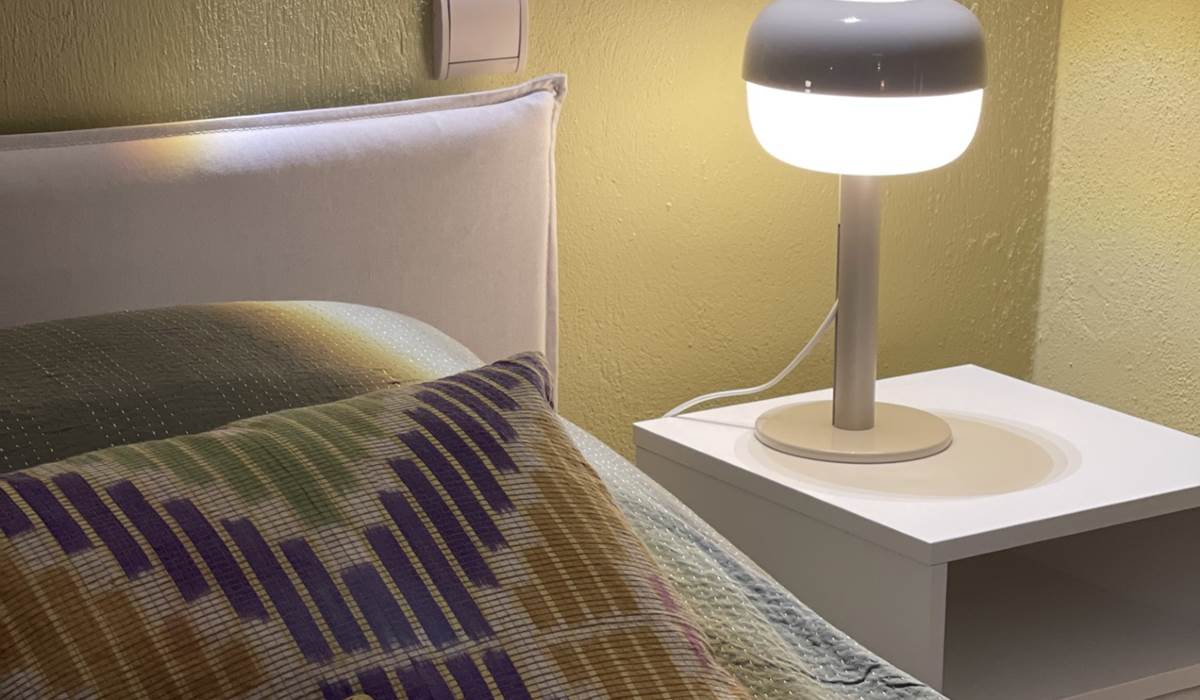 CHAMBRE OLIVE 2E`ME E´TAGE de´tail coussin MF
