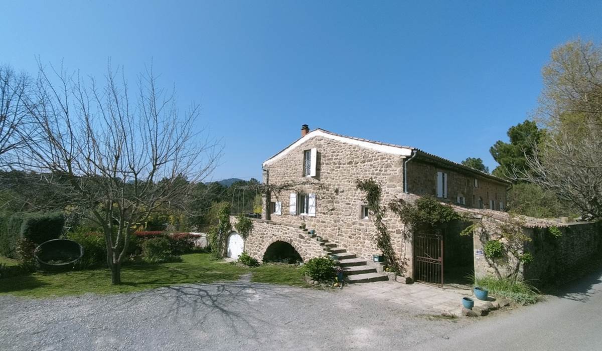 gîte Ombre bleue, ombre bleue du figuier gîtes et chambres d'hôtes avec piscine Ardèche