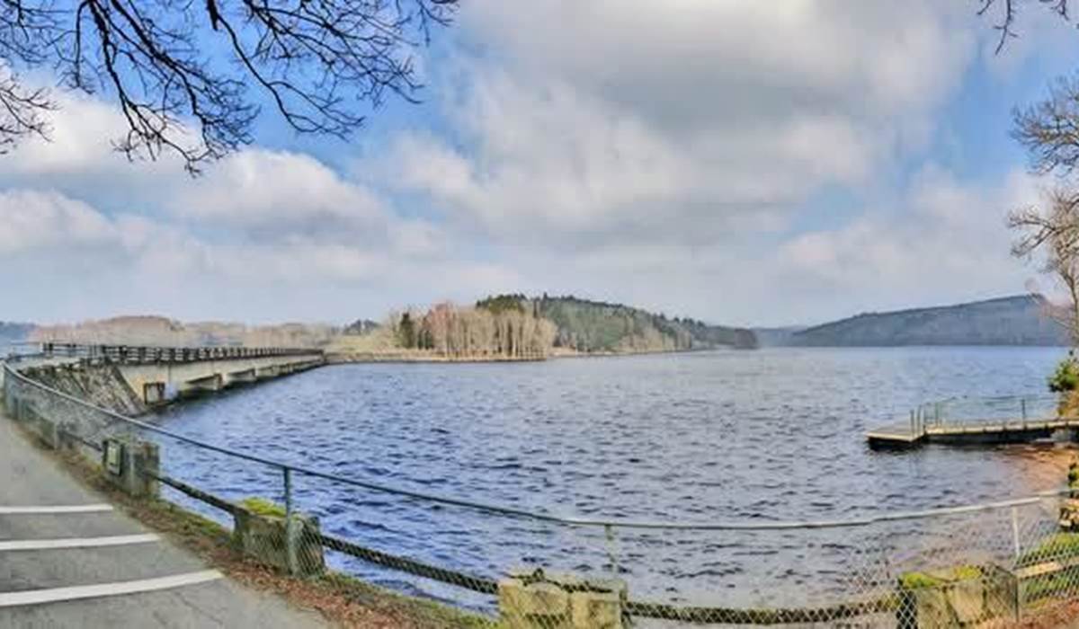 Lac de vassiviere creuse 23340 vacances en famille