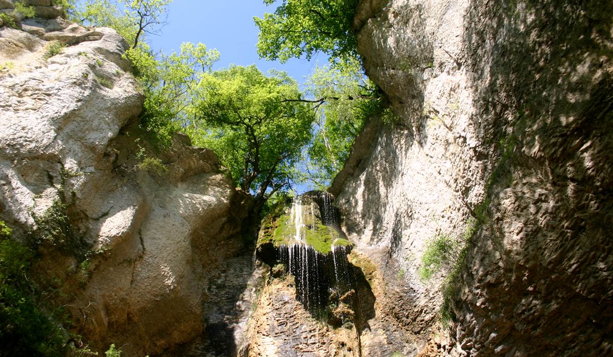 Falaises le Bout du Monde a` Nolay, 21