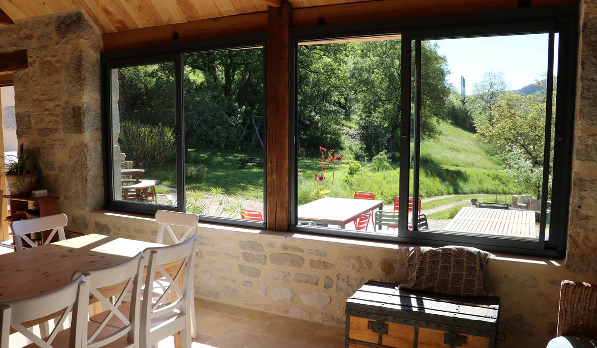 Salle à manger grand gite vallée du Célé Figeac