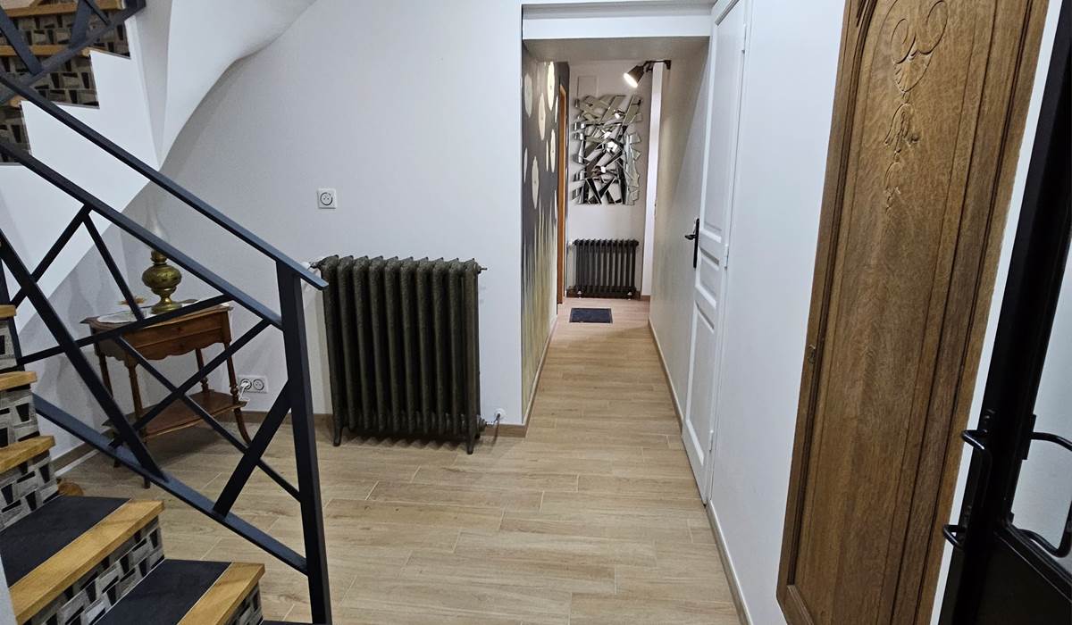 COULOIR ESCALIER RDC