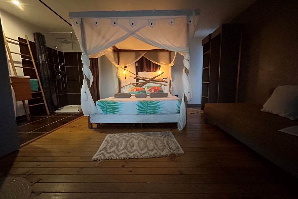Chambre bwaflo lit et méridienne
