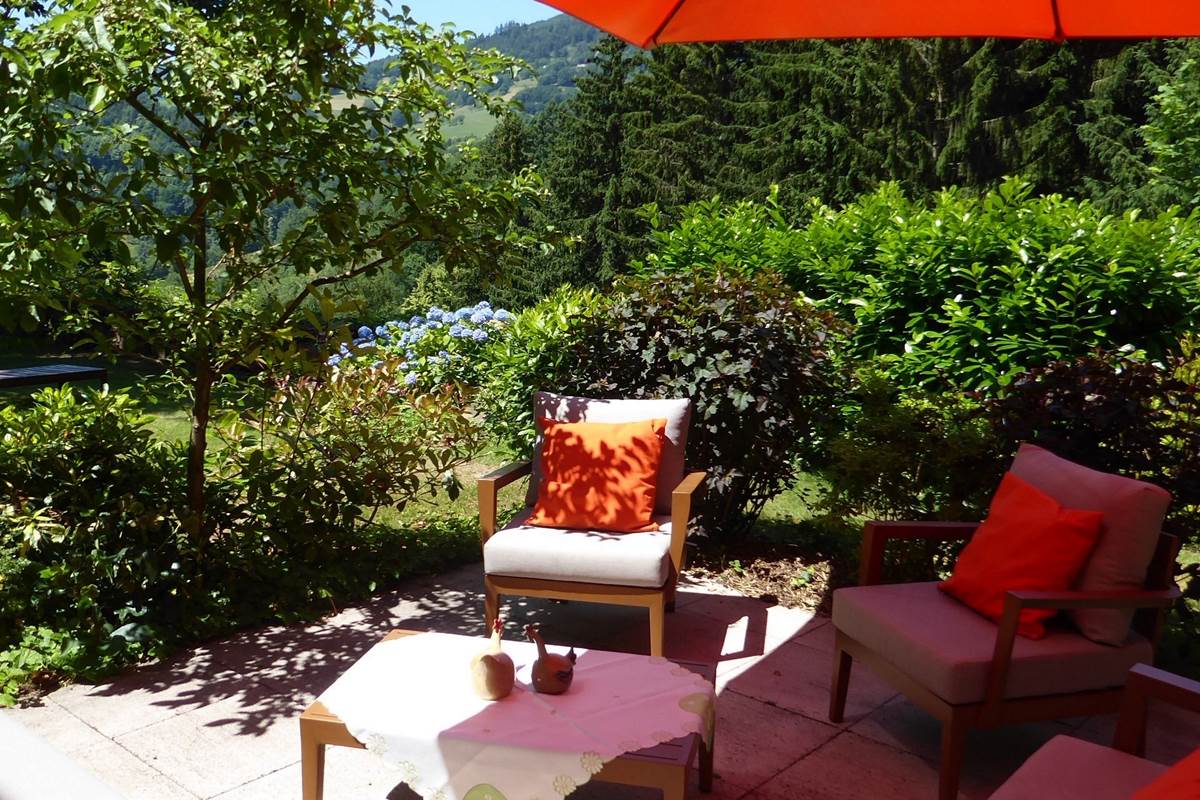 salon extérieur gite le Châtaignier