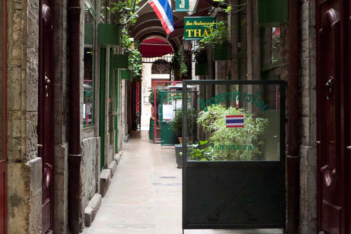 la traboule "passage des imprimeurs", à quelques mètres de l'immeuble pour un accès direct à la rue Mercière