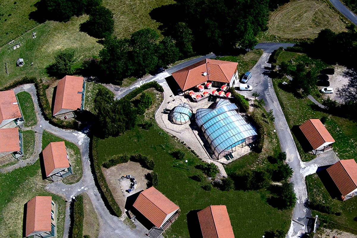 Vue accueil et piscine 3