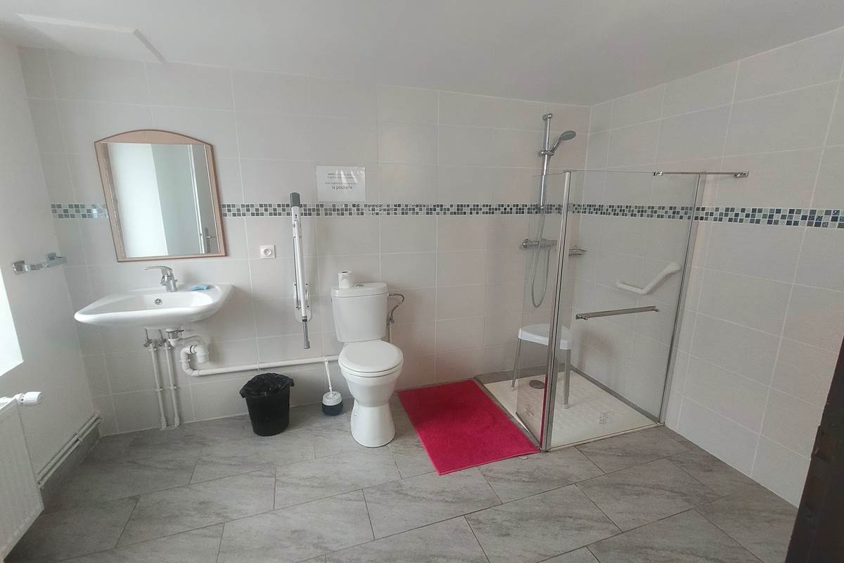 PMR 1 SALLE DE BAIN