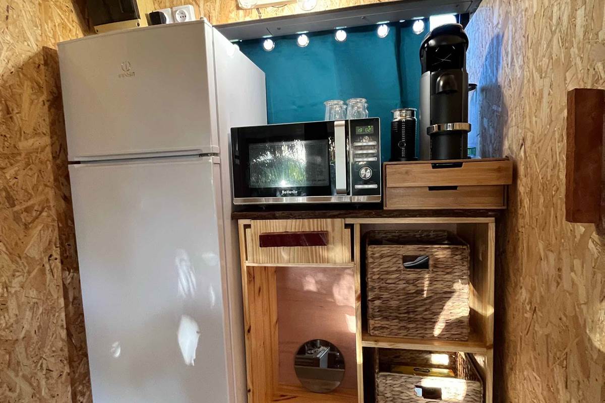 ESPACE KITCHENETTE INTERIEUR PALM BUS