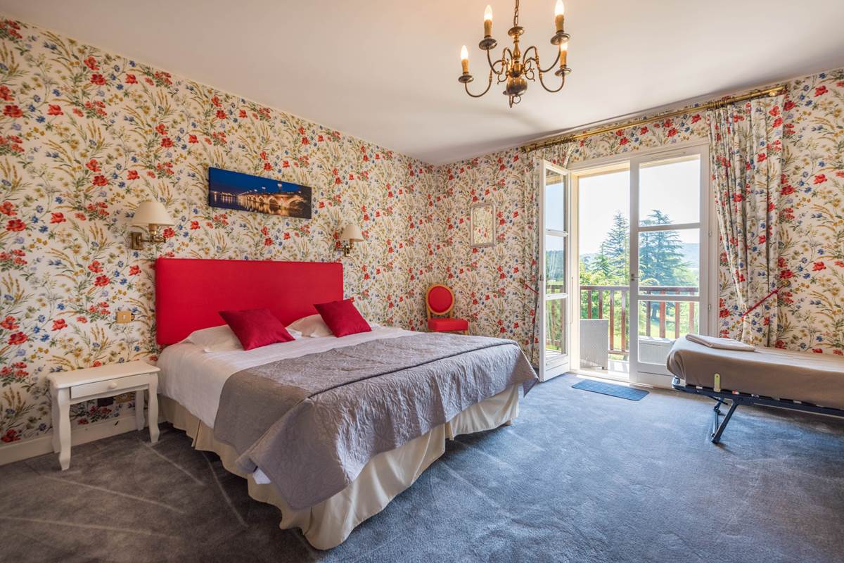 Chambre quadruple Gentilhommière Coquelicot  Junior suite 26 avec lit gigogne et balcon - PMR