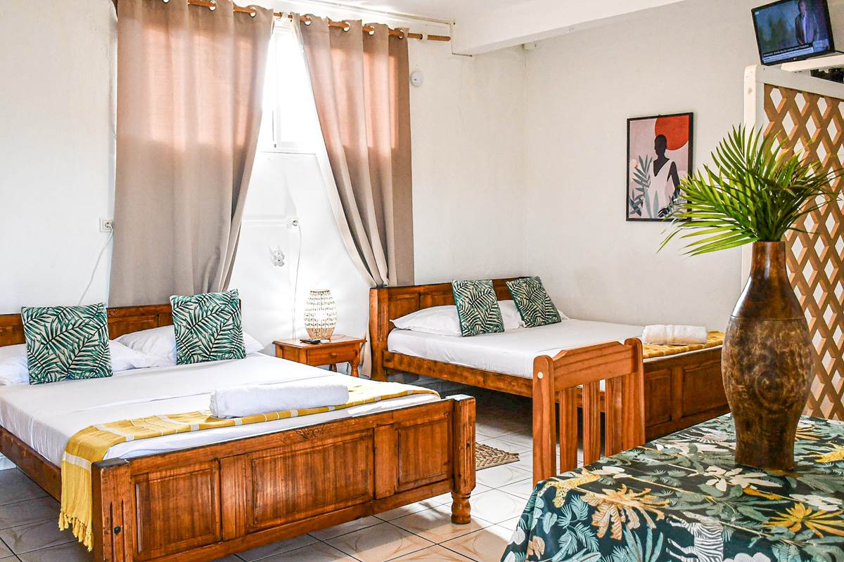FAMILLE HOTEL OASIS DESIRADE
