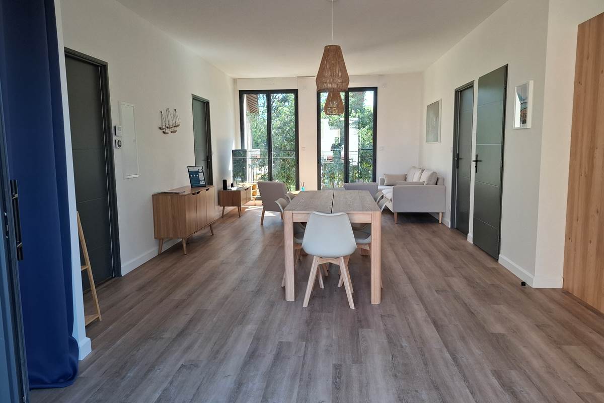 Grande pièce de vie du gîte Le Pressoir, version 2 chambres.