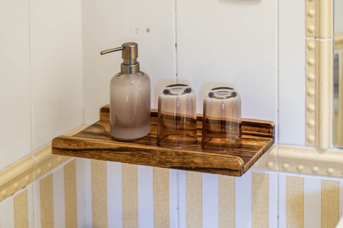 Salle de douche PRUNE