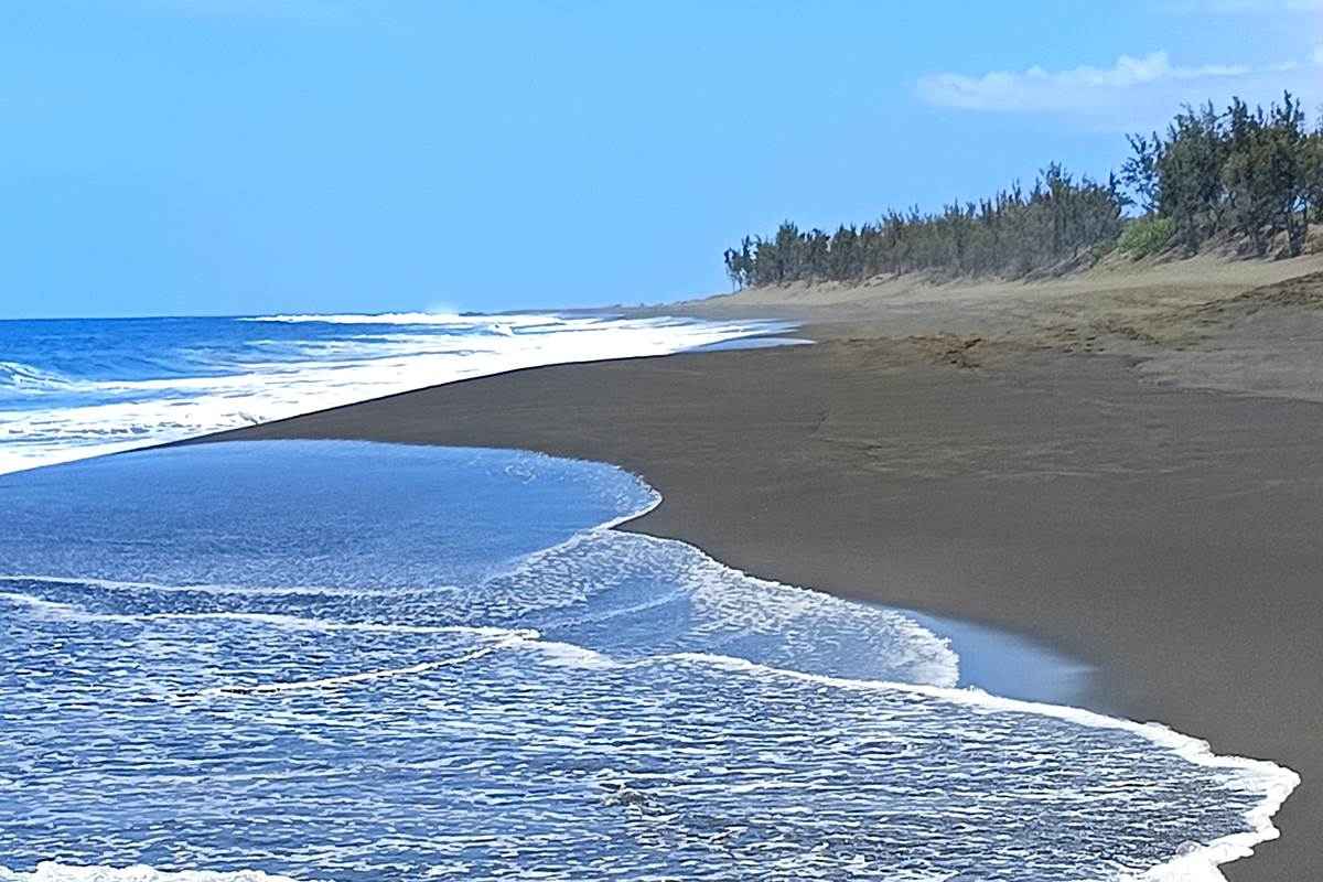 océan-Indien-et-plage-detang-sale-sejour-balneaire-a-la-reunion.jpg